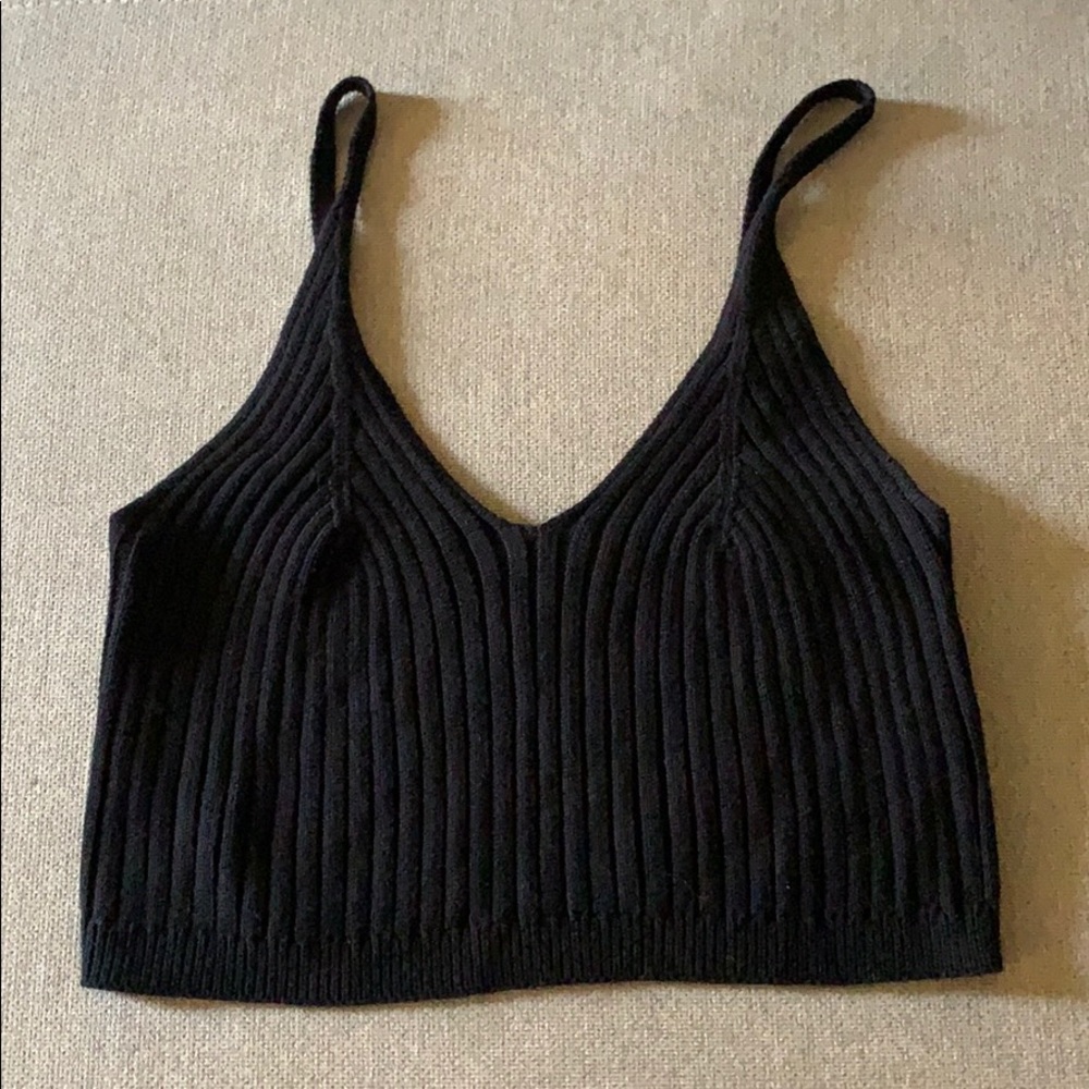 Knit cropped black top